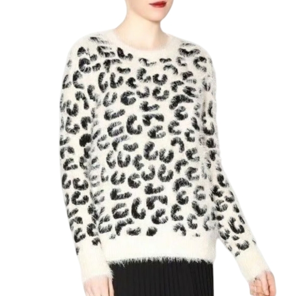 POL Fuzzy Eyelash Leopard Print Abstract Cozy Sweater Black/White Sz L - Picture 8 of 9